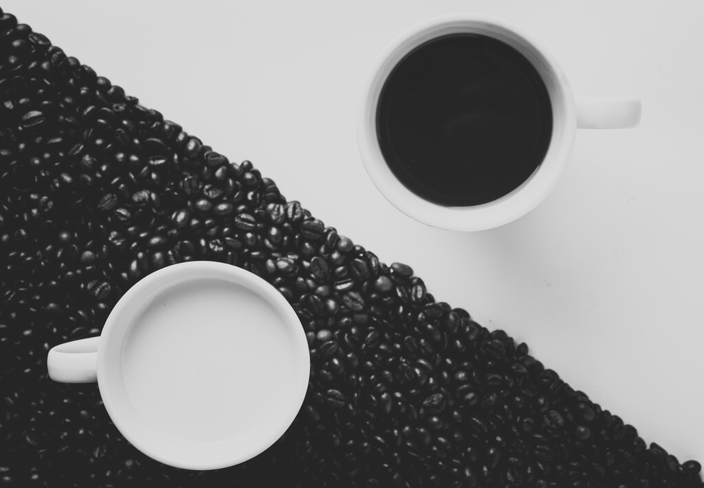 hand-black-and-white-white-cup-black-milk-892065-pxhere.com (1)